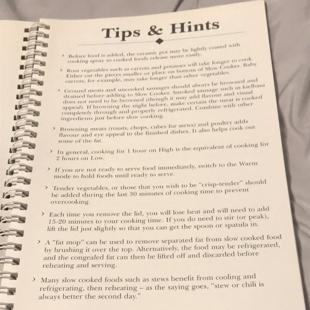 Cuisinart Slow Cooker Cookbook 2 Languages - Picture 5 of 8